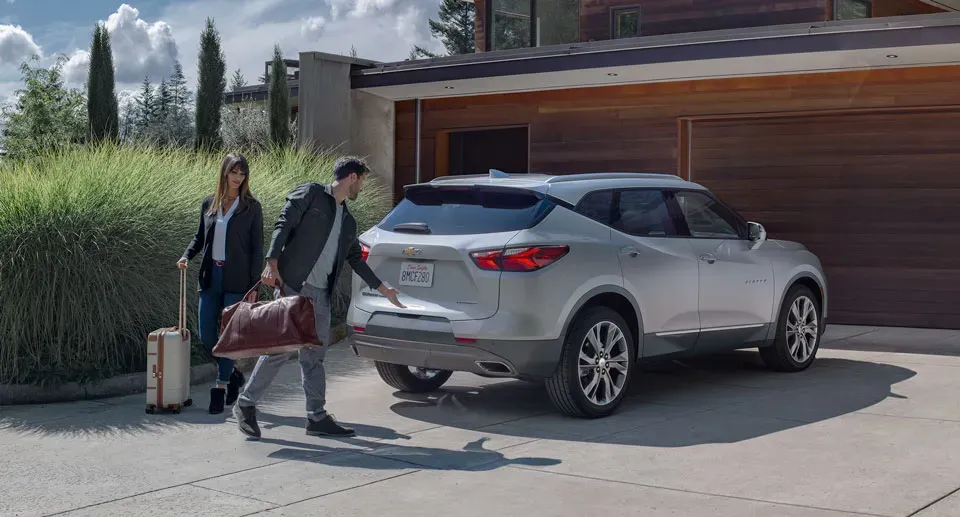 Customer purchasing or leasing a new GM vehicle