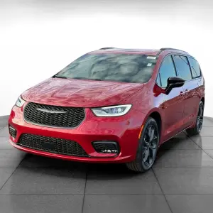 Chrysler Pacifica vs. Honda Odyssey: 2026 Buyer's Guide for Minivan Shoppers in Indianapolis, IN