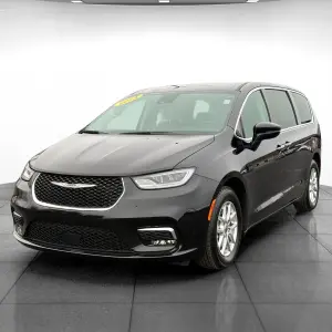 Chrysler Pacifica vs. Honda Odyssey: Why the Chrysler Pacifica is the Better Van for Drivers in Indianapolis, IN
