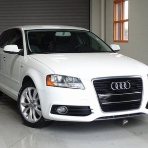 Waukegan Luxury One-Owner Car Dealer - CarWise Gurnee
