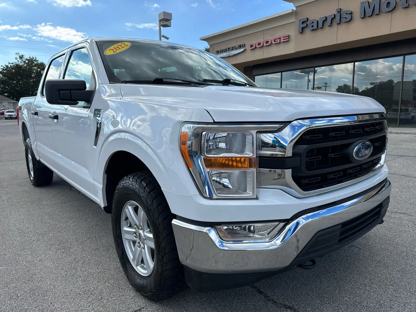 Grand Cherokee on the highway near Morristown, Tennessee