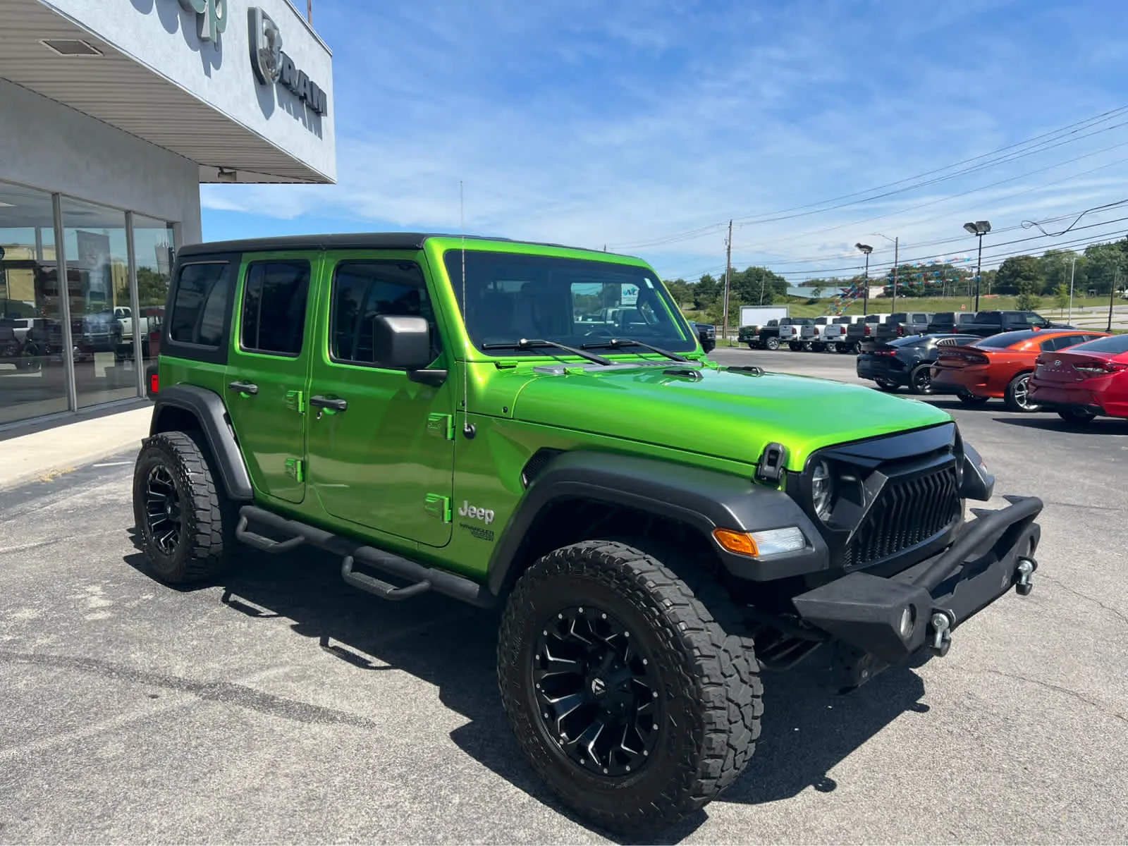 Grand Cherokee on the highway near Morristown, Tennessee