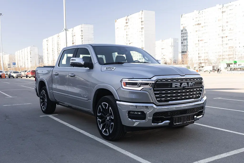 2025 Jeep Grand Cherokee Interior in Morristown, Tennessee