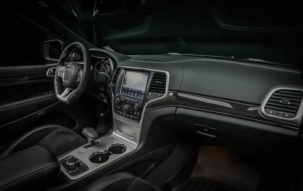 Grand Cherokee on the highway near Morristown, Tennessee