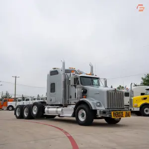 Heavy Haul Trucks: What They Are, What They Haul, and Why They Matter