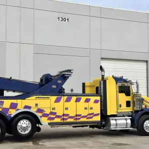 Kenworth T800 near Texas, Illinois, and South Carolina at Forge Truck Centers
