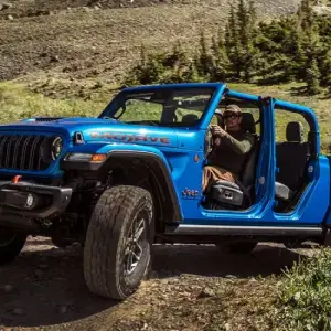 Will a 2026 Jeep® Gladiator fit in a Longmont, CO garage?