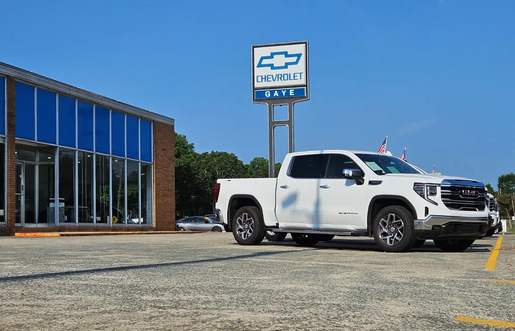 Couple buying a new Chevrolet truck