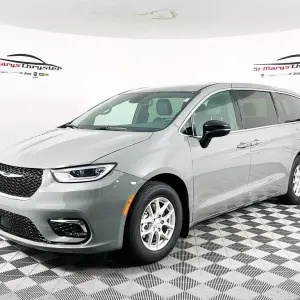 Chrysler Pacifica vs. Honda Odyssey: Why the Chrysler Pacifica is the Better Minivan for Drivers in Dunkirk, IN