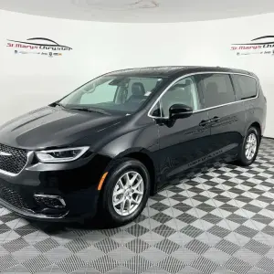 Chrysler Pacifica Limited vs. Touring L: The 2026 Trim Guide for Jay County Families