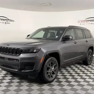 Jeep Grand Cherokee vs. Nissan Murano: Why the Jeep Grand Cherokee is the Better SUV for Drivers in Dunkirk, IN