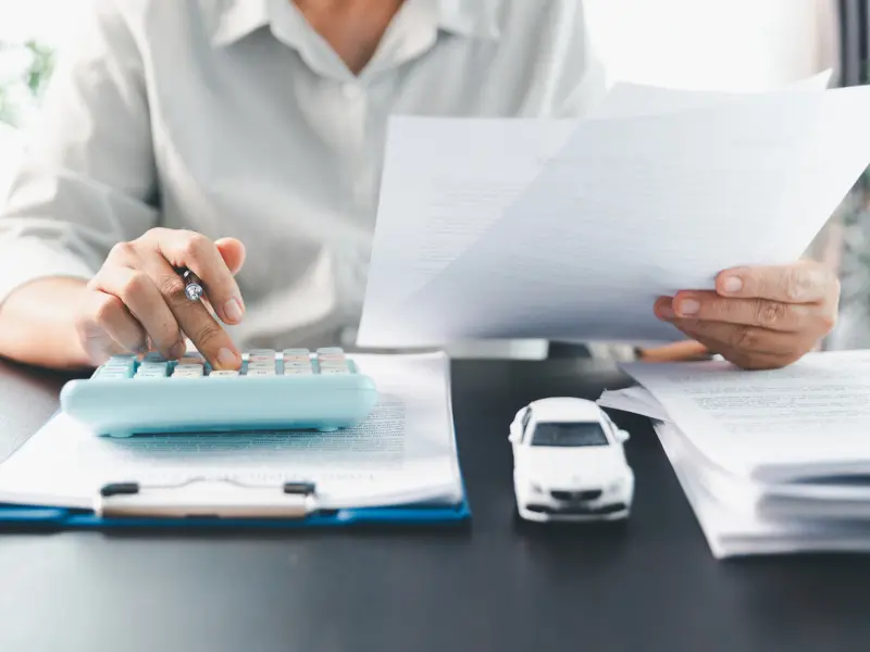 Finance calculating customer budget