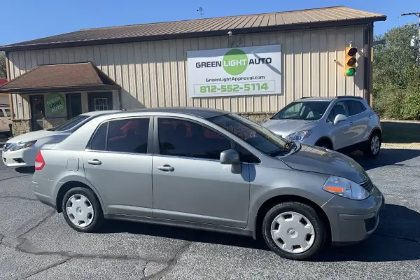 Green light auto dealership
