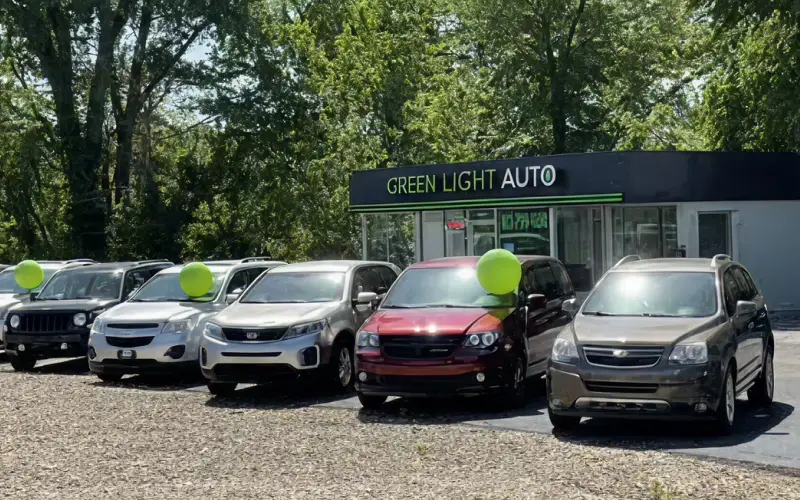 Green Light Auto 25th Street Used Car Dealership