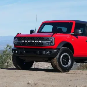 Ford Bronco: Engine Options, MPG, Benefits, and Competitive Comparison in Indiana's Used Car Market