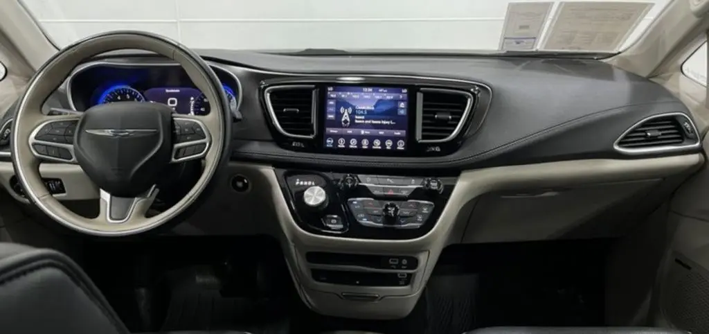 chrysler pacifica central panel