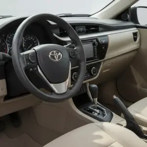 Toyota Corolla vs Honda Civic: Model Comparison