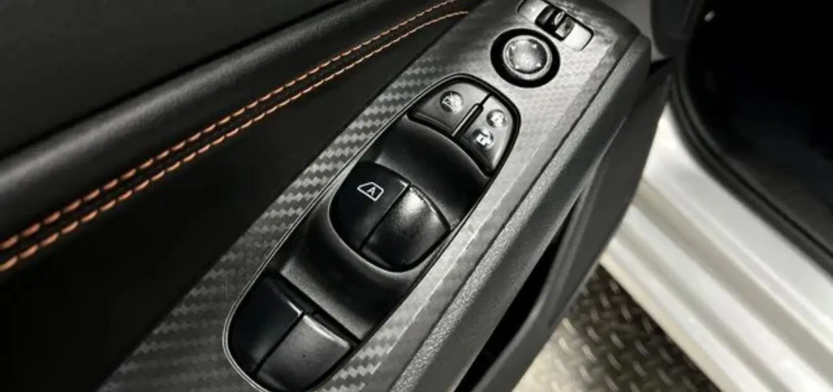 car photos | buttons