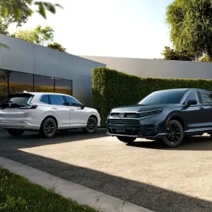 Honda CR-V vs. Toyota RAV4: Why the 2025 Honda CR-V is the Better Choice