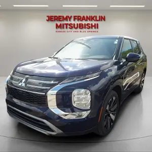 Mitsubishi Outlander vs. Subaru Forester: Why the Mitsubishi Outlander is the Better SUV for Drivers in Kansas City, MO