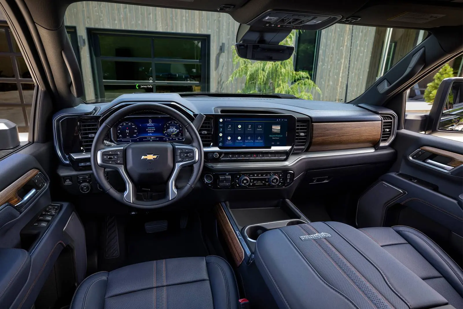 Chevrolet Silverado HD Interior.