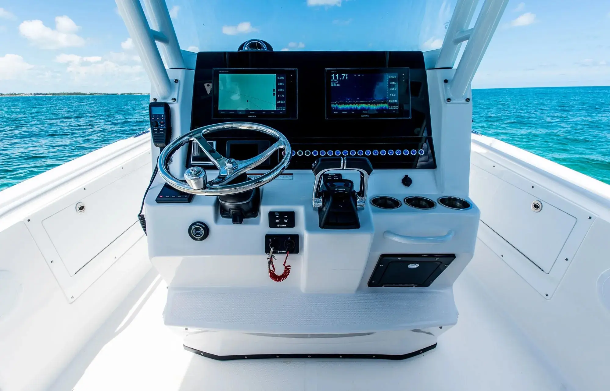 edgewater 325cc center console garmin suite