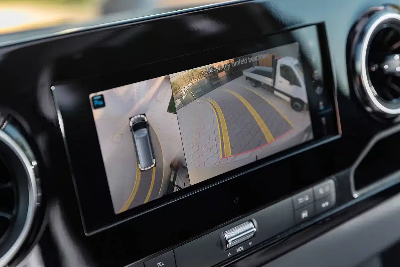 Mercedes-Benz Sprinter technology features