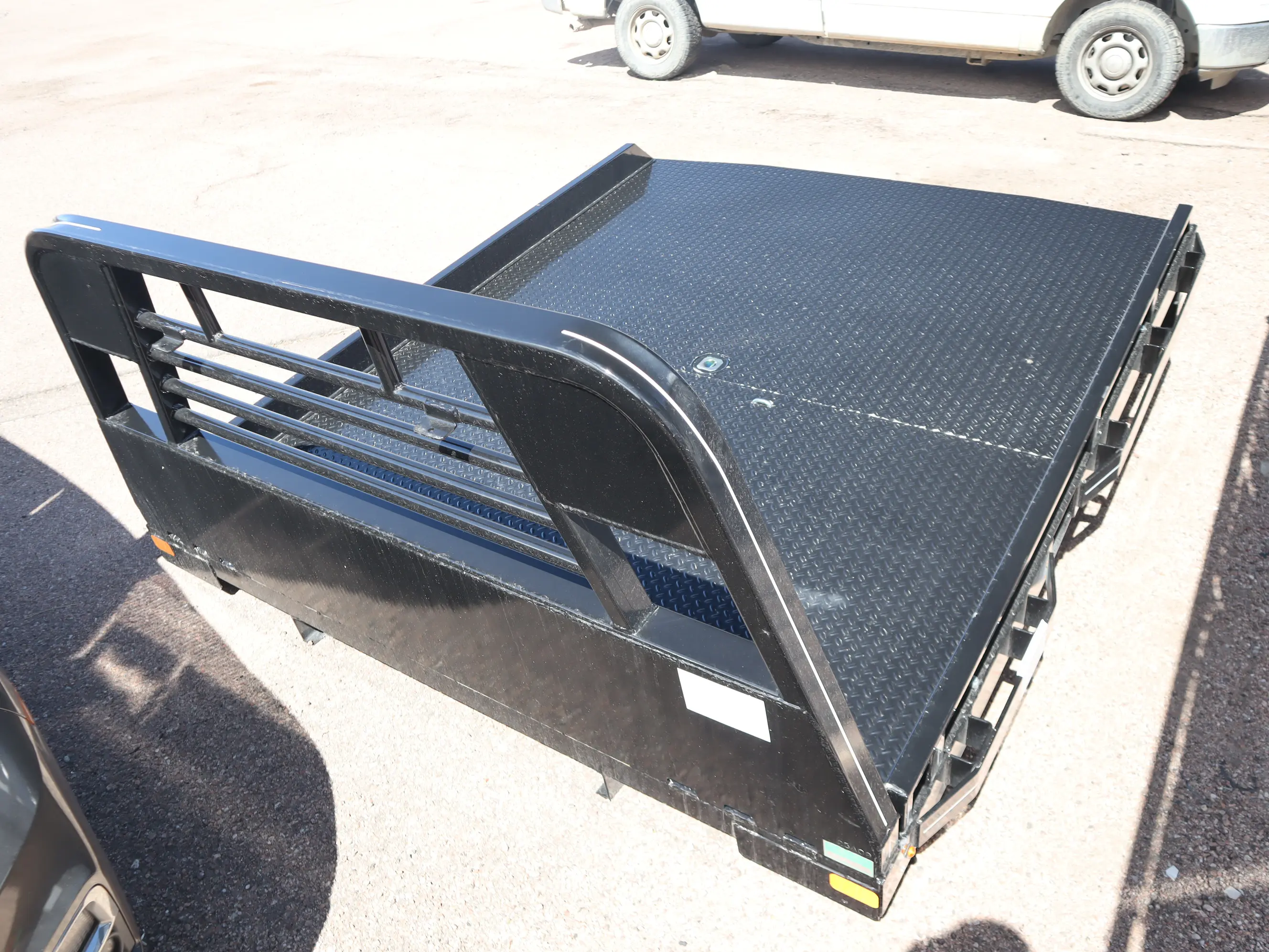 84 x 102 non-skirted Butler flat bed unit 3, frame and mounting detail