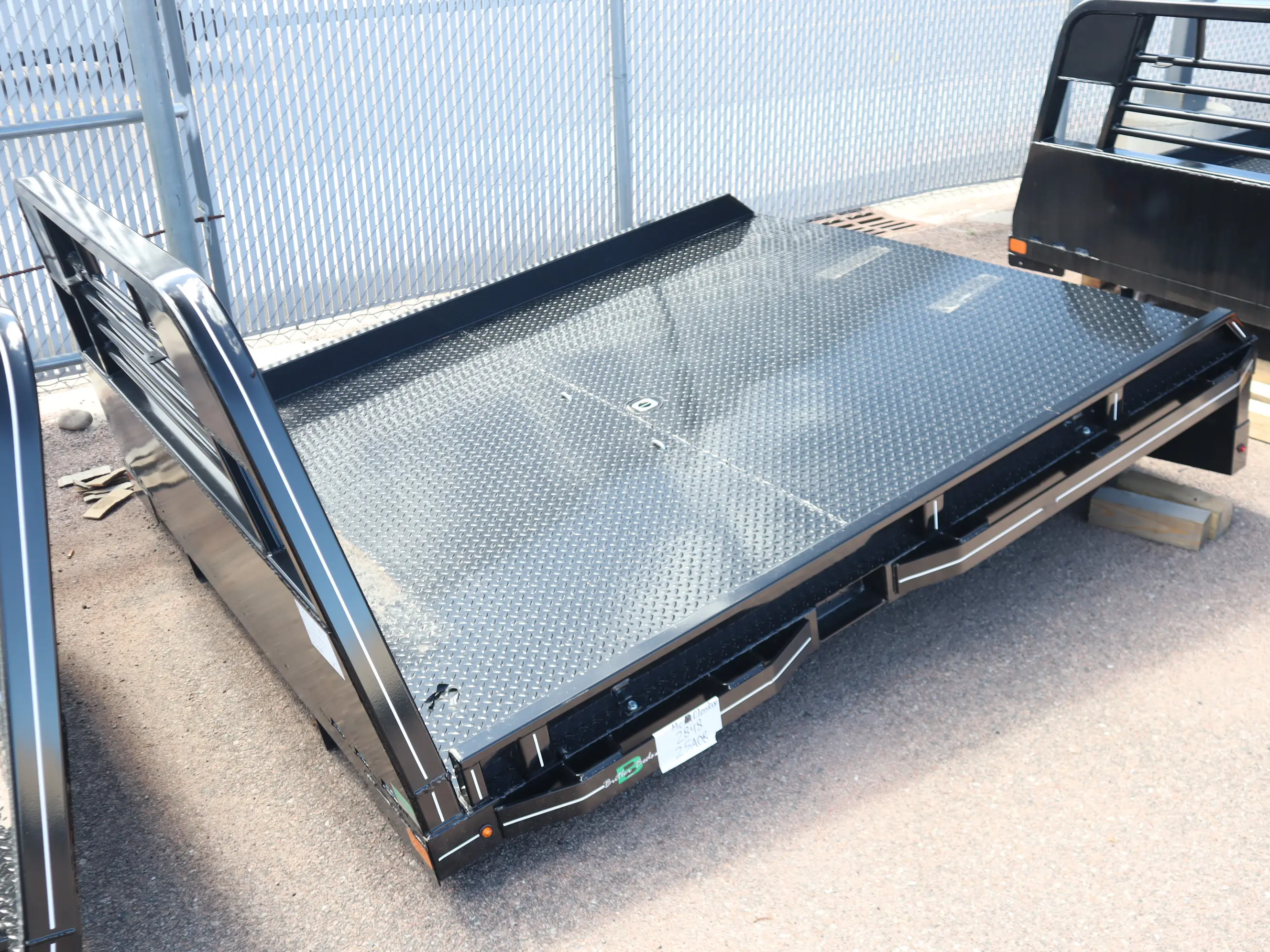 84 x 102 non-skirted Butler flat bed unit 4, passenger-side profile view