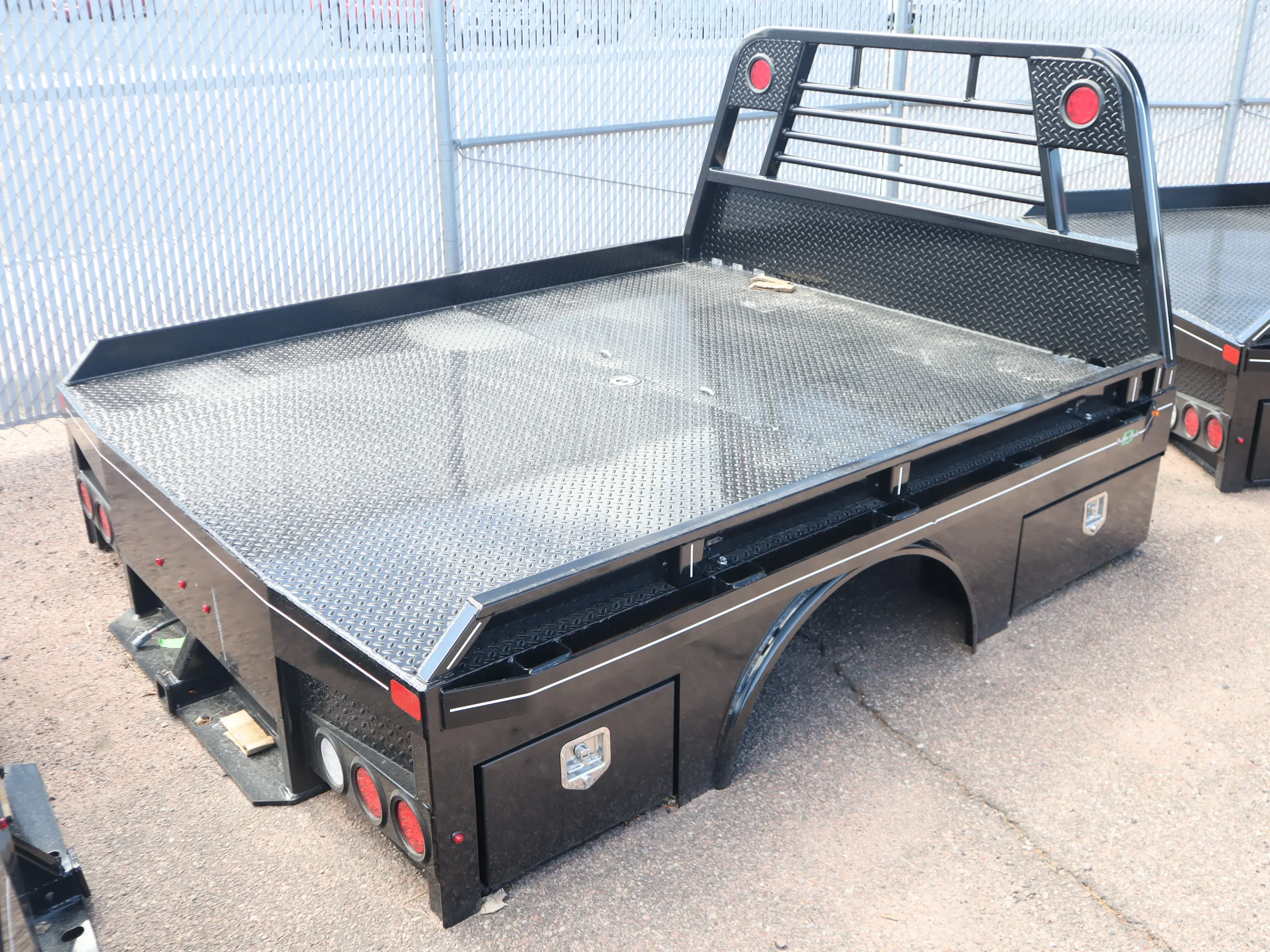 84 x 102 skirted Butler flat bed, skirting detail