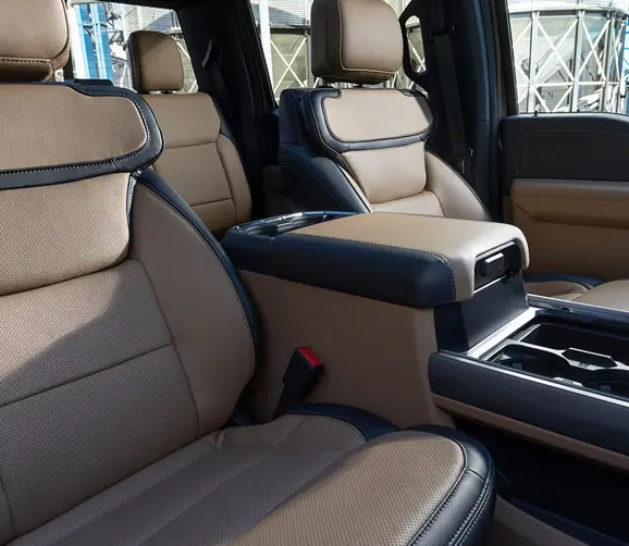 Ford Super Duty F-350 front three-quarter view