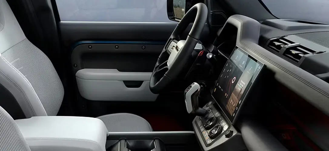 Defender off-road driving assistance tech