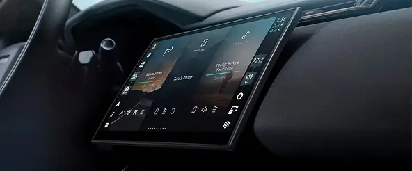 Range Rover Velar sculpted body panel