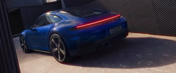 Porsche 911 sloping rear glass