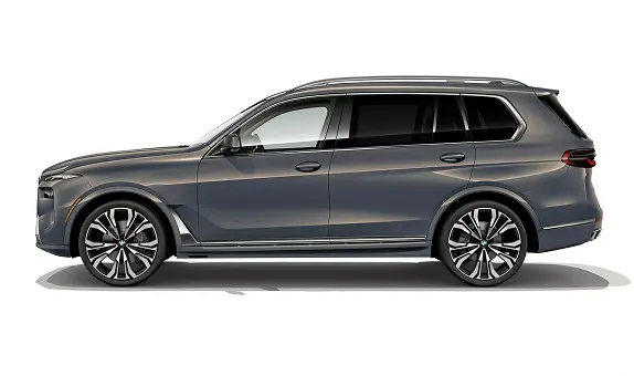 BMW X7 athletic profile with M Sport Package