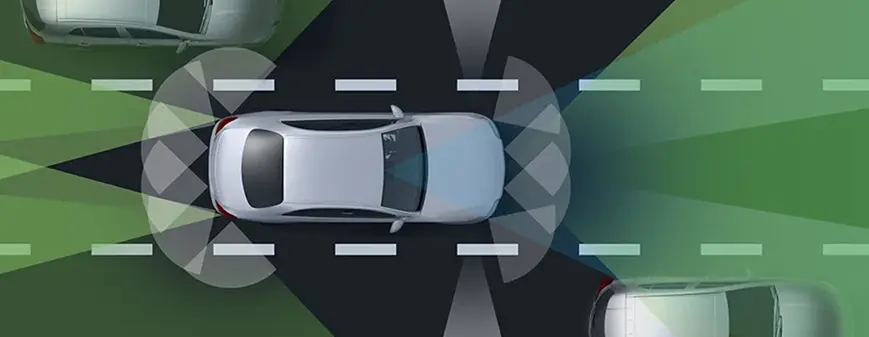 Top-down illustration of a Mercedes-Benz sensing surrounding traffic with its driver assistance systems
