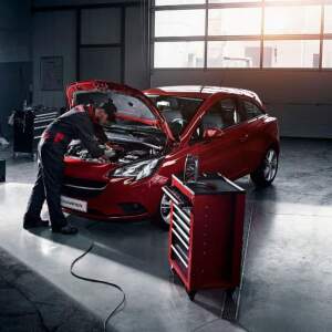 5 Characteristics To Consider When Choosing An Automotive Repair Shop