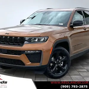 Jeep Grand Cherokee vs. Toyota RAV4: Best Midsize SUV for Redlands, CA Drivers