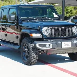 Jeep Gladiator vs. Ford Ranger: Why the Jeep Gladiator is the Better Pickup Truck for Drivers in Weatherford, TX