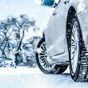 Prepping for Holiday Travel: 5 Car Maintenance Tips Before Hitting the Road