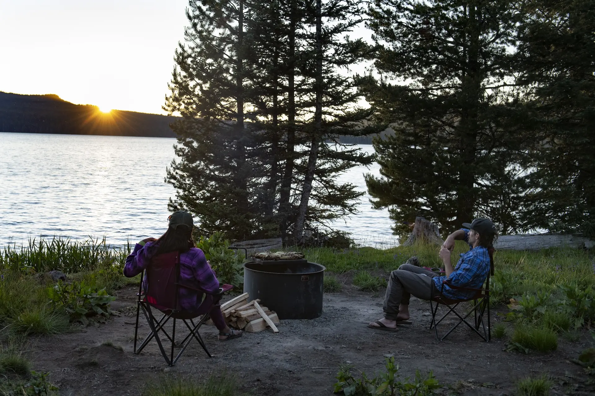 Lakeside RV Park with a Fire Pit