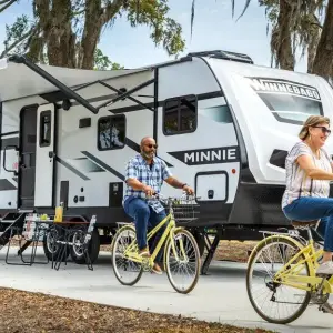 Fifth-Wheel vs Bumper Pull Trailer Guide