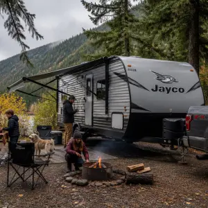 Best RV Floorplans for Families, Couples, and Solo Travelers in the Seattle–Tacoma Area