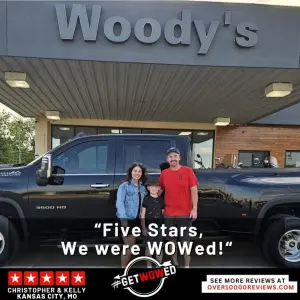 Christopher & Kelly - Wow Woody's