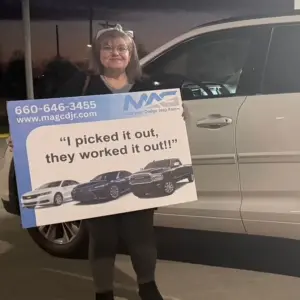 Testimonial from Kimberly from Bethany, MO on Her 2015 Toyota Highlander at MAG CDJR