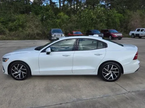 Photos of 2020 Volvo S60 T5 Momentum for sale in Leesville, LA at Hixson Ford Leesville