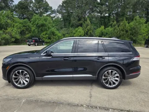 Photos of 2025 Lincoln Aviator Reserve for sale in Leesville, LA at Hixson Ford Leesville
