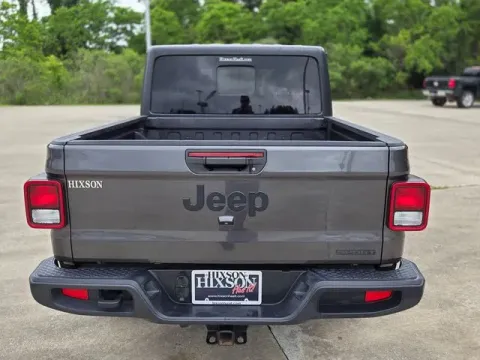 More photos of 2021 Jeep Gladiator Sport at Hixson Ford Leesville, LA