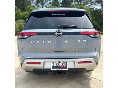 More photos of 2022 Nissan Pathfinder Platinum at Hixson Ford Leesville, LA