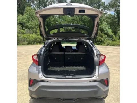 More photos of 2020 Toyota C-HR XLE at Hixson Ford Leesville, LA